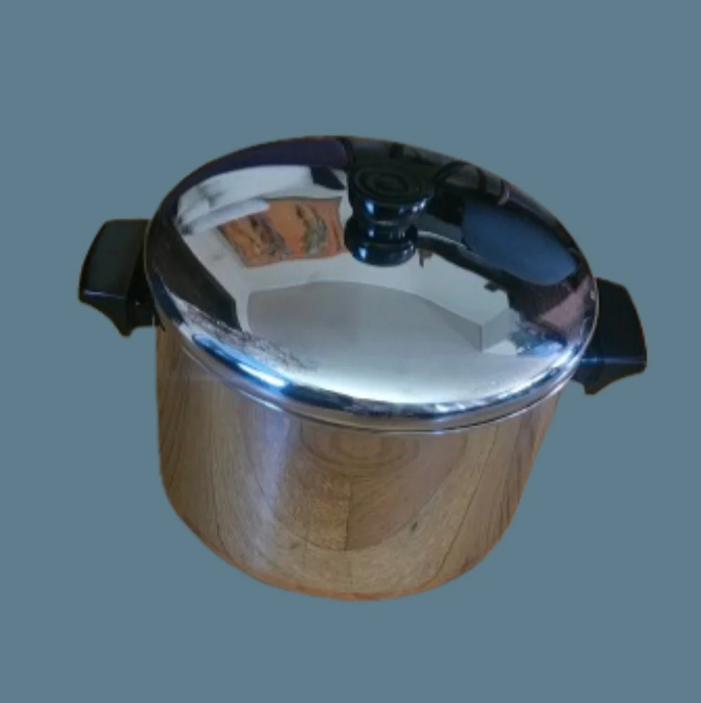 *Vintage Revere Ware Copper Bottom Stock Pot with Lid